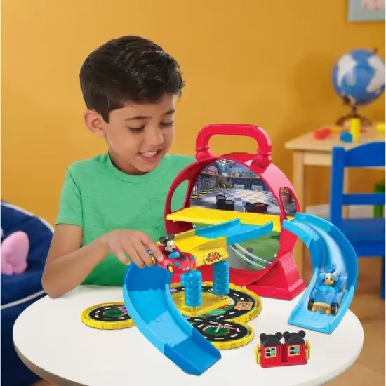 Mickey Stow n Go Playset image {2}