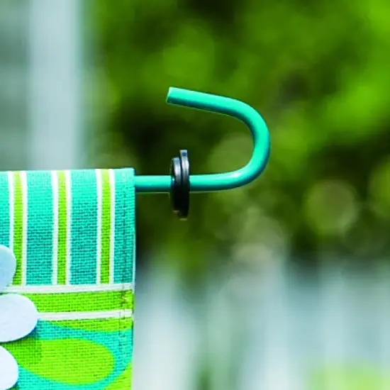 Evergreen Rubber Stoppers for Garden Flag Stand, 12 Count image {4}