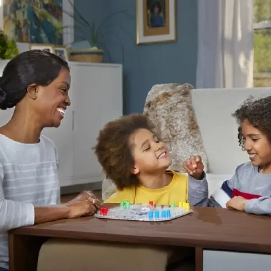 Trouble Classic Pop-O-Matic Board Game image {4}