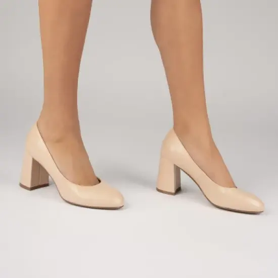 Journee Women's Seraphina Pumps image {8}