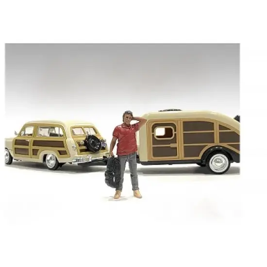 "Campers" Figure 4 for 1/18 Scale Models by American Diorama image {1}