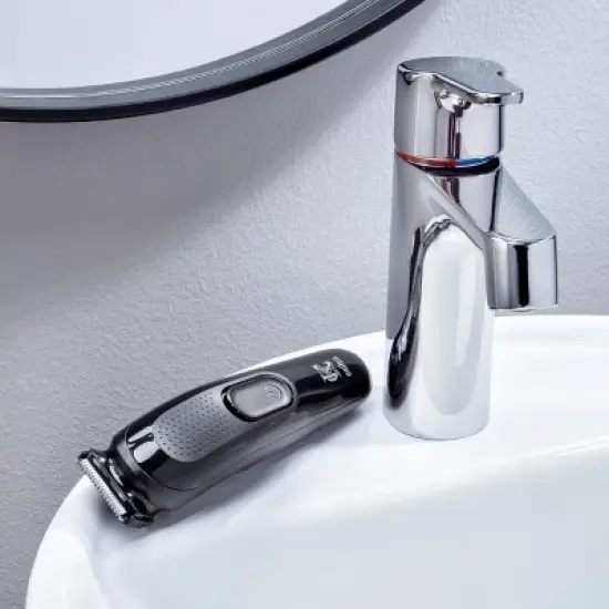 King C. Gillette Men's Cordless Beard Trimmer + 3 Interchangeable Combs image {2}