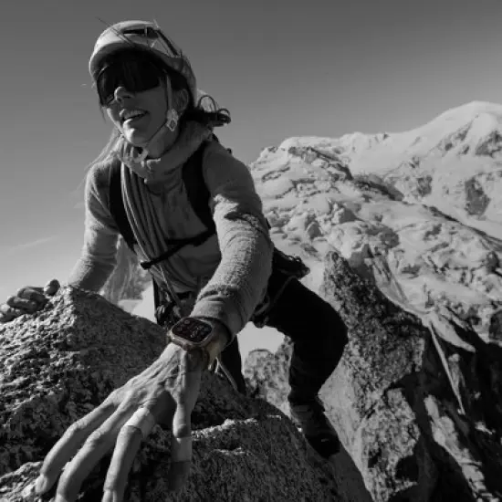 Apple Watch Ultra 2 GPS + Cellular Titanium Case with Alpine Loop image {6}