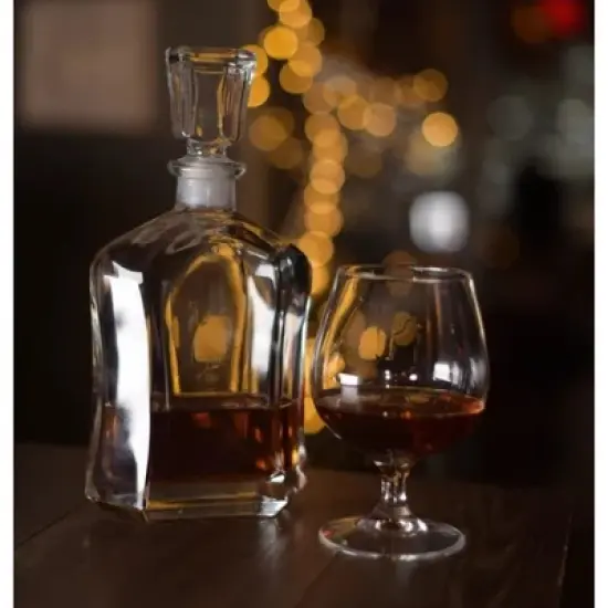 Bormioli Rocco Capitol Decanter - Vintage Geometric Design with Airtight Stopper - 23.75 Oz. Squared Glass Bottle with Sloped Grip - Dishwasher Safe image {6}