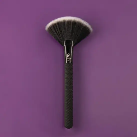 MODA Brush Pro Finish Makeup Brush image {2}