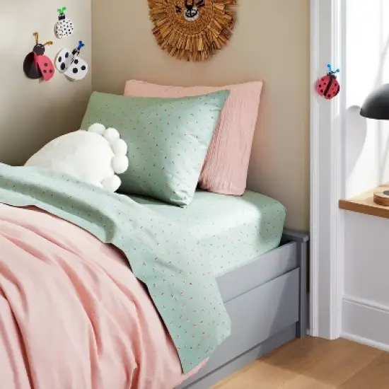 Ladybug Microfiber Kids' Sheet Set - Pillowfort&trade; image {1}