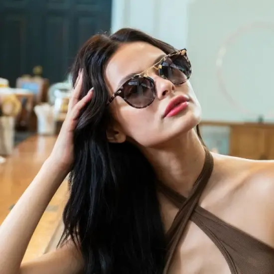 WMP Eyewear Round Metal Bridge Polarized Sunglasses image {3}