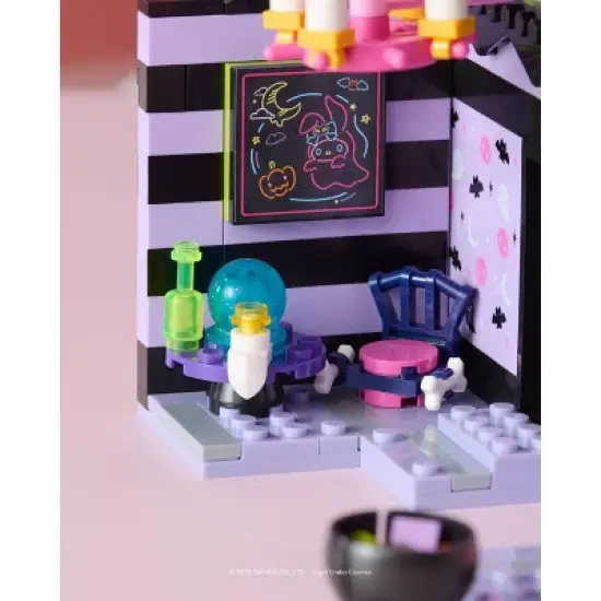 Hello Kitty Medium Playset & 2_1.5" Figures Sanrio Medium Building Set - Kuromi's Haunted House image {18}