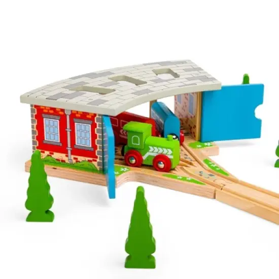 Bigjigs Rail Triple Engine Shed image {4}