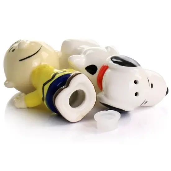Peanuts Classical Pals Charlie Brown and Snoopy Figurine Salt and Pepper Shaker Set image {3}