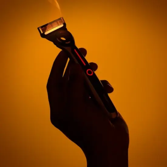 Gillette Labs Heated Razor with 2 Razor Blade Refills & Charging Dock Starter Kit - 4ct image {3}