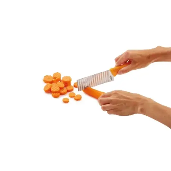 Zyliss Crinkle Cut Knife: Ergonomic Soft-Grip Handle, Stainless Steel Blades, Dishwasher-Safe, Orange Slicer Gadget image {2}