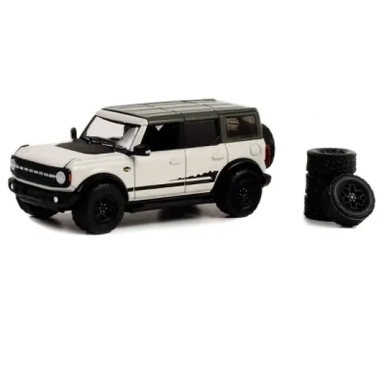 Greenlight Collectibles 1/64 2021 Ford Bronco Wildtrak with Spare Tires Hobby Shop Series 14 97140-E image {1}