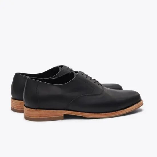 Nisolo Sustainable Men's Everyday Oxford image {2}