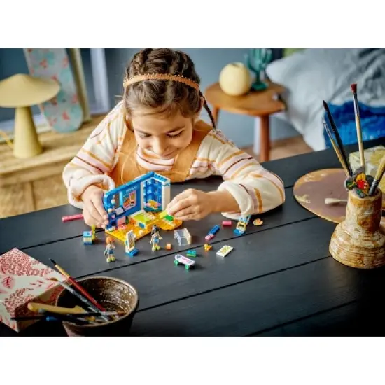 LEGO Friends Liann's Room Mini-Doll & Toy Pet Playset 41739 image {4}