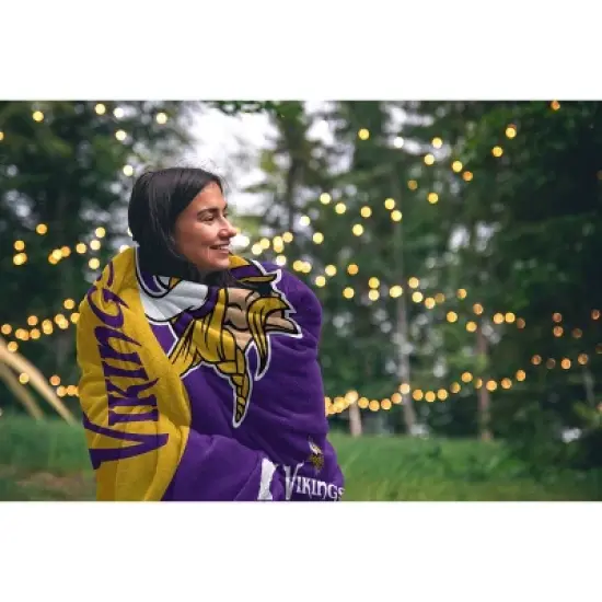NFL Minnesota Vikings Ultra Soft Tailgate Throw Blanket image {1}