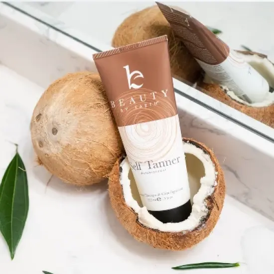 Beauty by Earth Self Tanner Lotion and Self Tanning Mitt image {4}