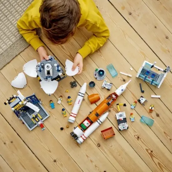 LEGO City Rocket Launch Centre NASA Inspired Space Toy 60351 image {4}