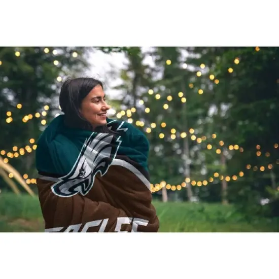 NFL Philadelphia Eagles Gameball Ultra Soft Tailgate Throw Blanket image {1}