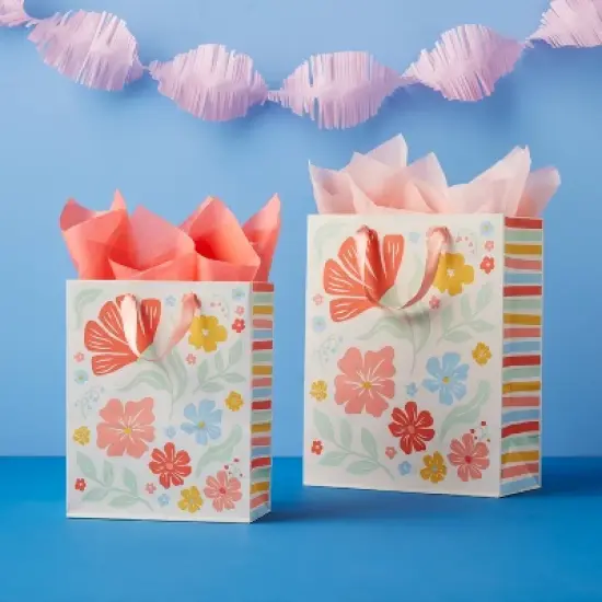 12.67x9.96x0.49 Floral on Cream Large Gift Bag - Spritz&trade; image {1}