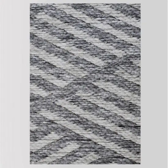 7' x 10' Seagull Stripe Outdoor Rug Gray - Project 62&trade; image {3}