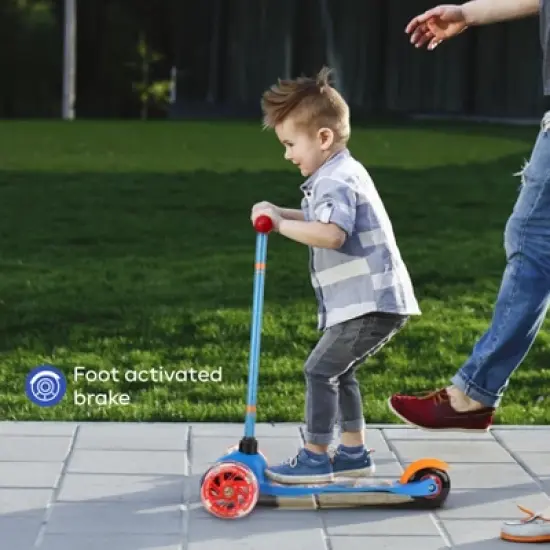 Hot Wheels Tilt and Turn Light Up 3 Wheel Scooter image {9}