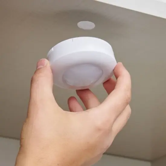 Wrap-It Stick 'Em Dots 0.75" 50 Sets White image {7}