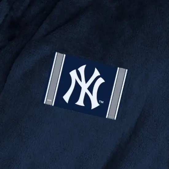 MLB New York Yankees Tag Silk Touch Robe Large/XLarge image {3}