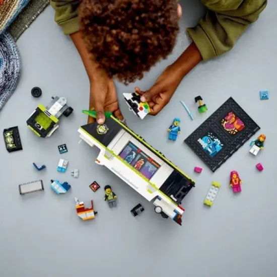 LEGO City Gaming Tournament Truck Esports Vehicle Toy 60388 image {4}