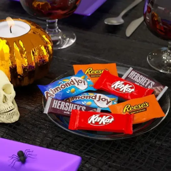 HERSHEY'S Chocolate Assorted Halloween Candy Snack Size - 13.13oz/25pc image {2}