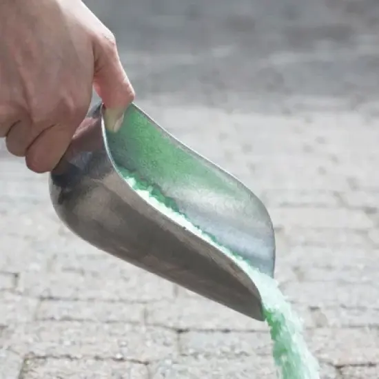 Snow Joe Pet-Safer Premium Ice Melt, CMA Formula for Driveways, Sidewalks, and Concrete, Long-Lasting and Non-Tracking, 20 Lbs, MELT20PET image {5}