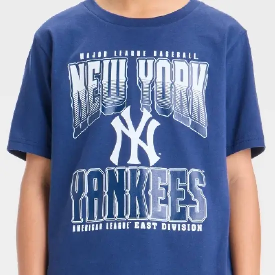 Boys' New York Yankees Oversized Short Sleeve Graphic T-Shirt - Blue image {1}