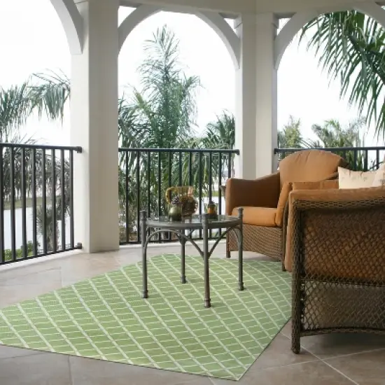 Garden Lattice Outdoor Rug - Threshold image {4}