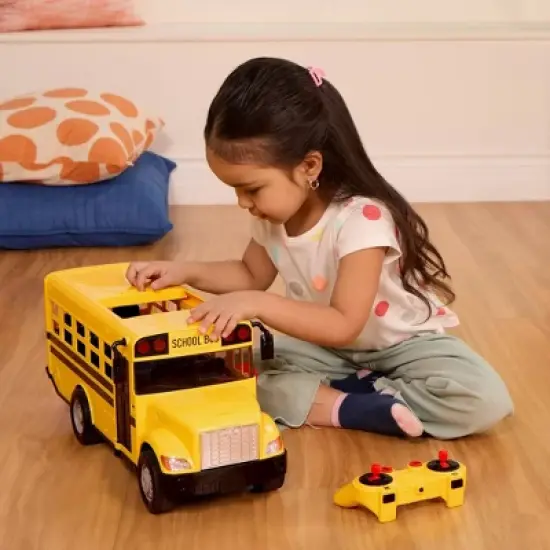 DRIVEN by Battat RC School Bus: Remote Control Vehicle for Fine Motor Skills, Battery-Powered Toy Bus image {4}