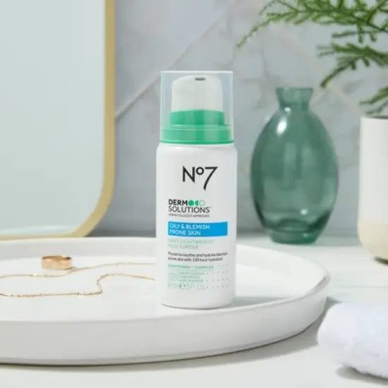 No7 Derm Solutions Daily Lightweight Moisturiser - Oily and Blemish Prone Skin - 3oz image {3}