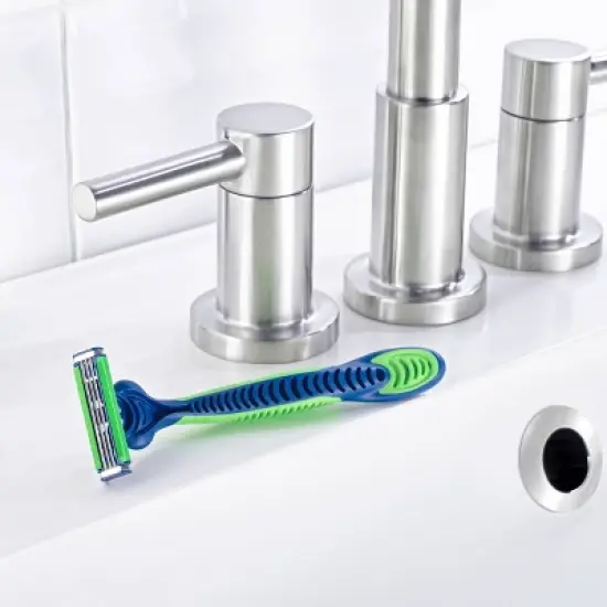 Gillette Sensor3 Sensitive Men's Disposable Razors image {4}