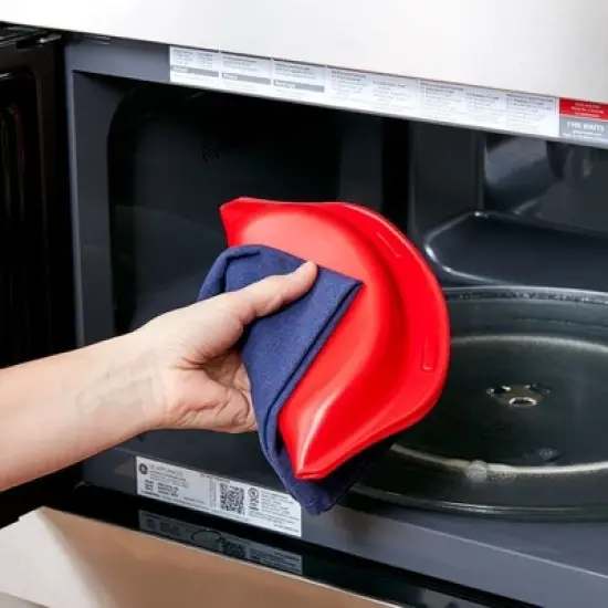 The Lakeside Collection Silicone Egg Omelet Maker Red image {3}