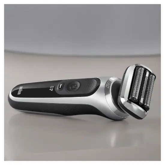 Braun Series 7-7020s Flex Men's Rechargeable Wet & Dry Electric Foil Shaver image {3}