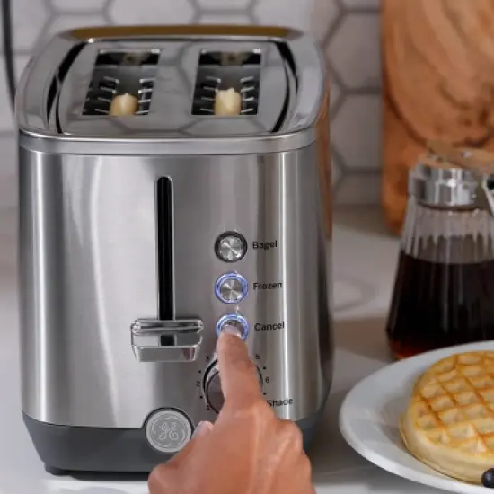 GE Appliances 2-Slice Toaster image {2}