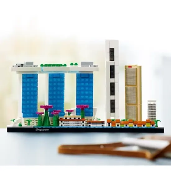 LEGO Architecture Singapore Model Kit 21057 image {5}