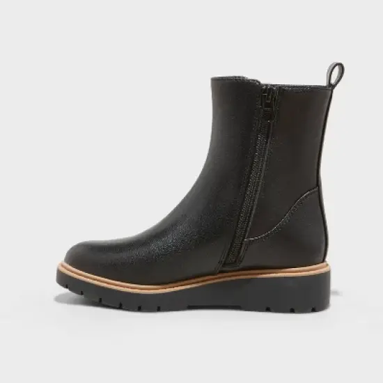 Girls' Laurel Chelsea Boots - art class&trade; image {1}