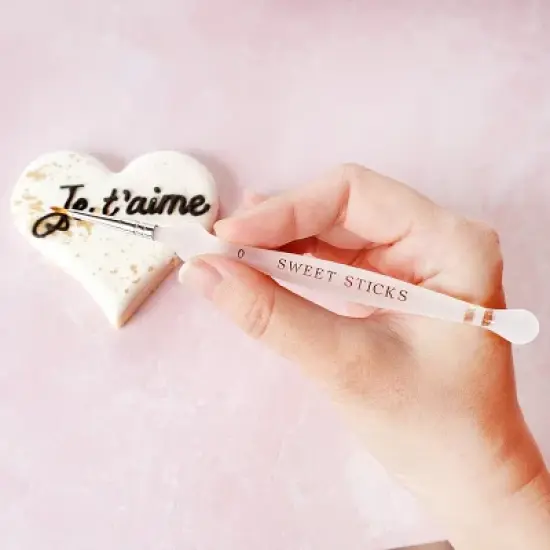 Sweet Sticks Clear Fine Line Grip Brush image {2}