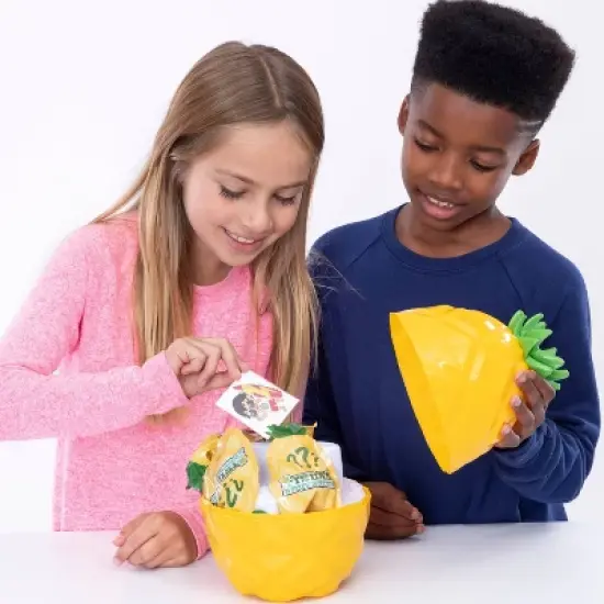 Ryan&rsquo;s World Island Adventures Mystery Pineapple Egg image {2}