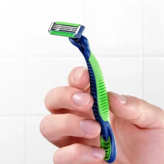 Gillette Sensor3 Sensitive Men's Disposable Razors image {3}
