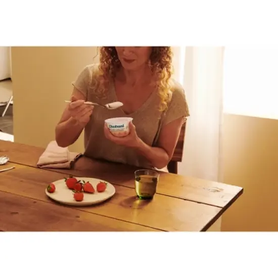 Chobani Low Fat Blended Greek Yogurt - 5.3oz image {4}