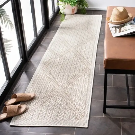 Bermuda BMU811 Power Loomed Indoor/Outdoor Area Rug  - Safavieh image {1}
