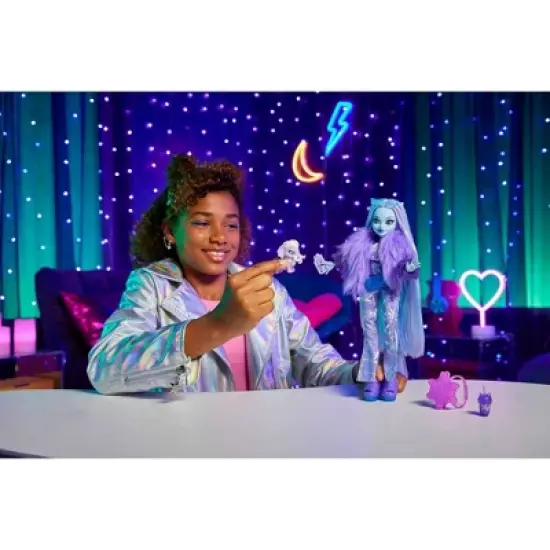 Monster High Abbey Bominable Yeti Fashion Doll with Accessories image {7}