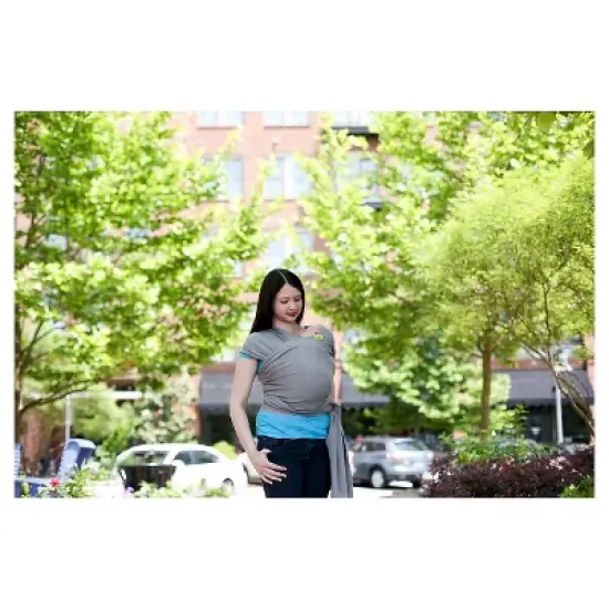 Boba Wrap Baby Carrier image {18}