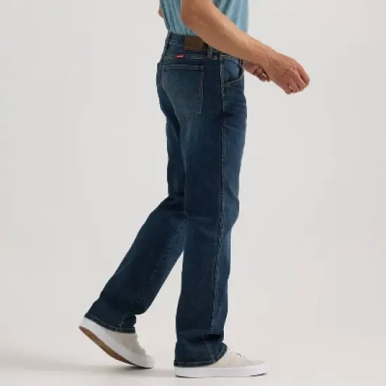 Wrangler Men's Relaxed Fit Bootcut Jeans image {3}