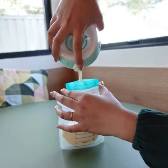 WILLOW Breast Milk Storage Bags - 100pk image {3}